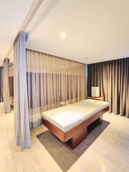 Cosy Executive 1 Bedroom Uptown Parksuites Ultra Fast Internet Маніла Екстер'єр фото