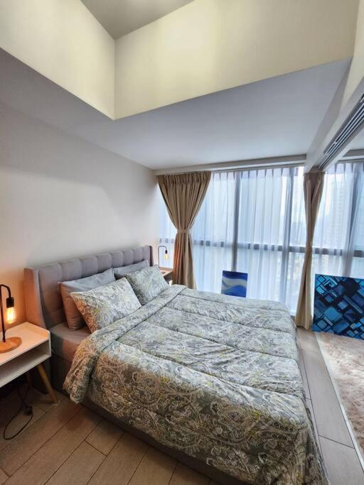 Cosy Executive 1 Bedroom Uptown Parksuites Ultra Fast Internet Маніла Екстер'єр фото