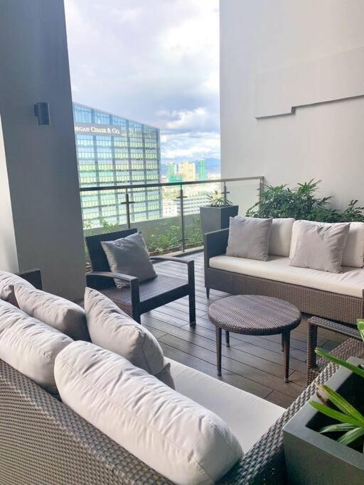 Cosy Executive 1 Bedroom Uptown Parksuites Ultra Fast Internet Маніла Екстер'єр фото