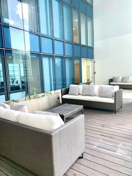 Cosy Executive 1 Bedroom Uptown Parksuites Ultra Fast Internet Маніла Екстер'єр фото