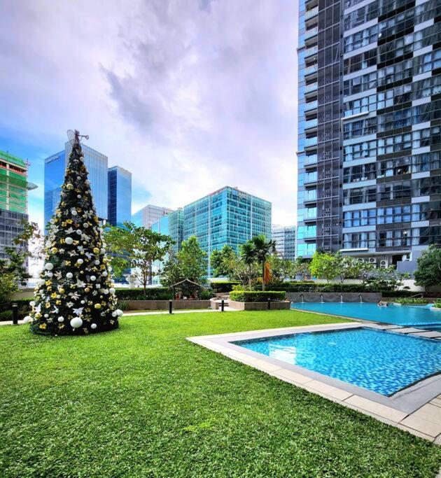 Cosy Executive 1 Bedroom Uptown Parksuites Ultra Fast Internet Маніла Екстер'єр фото
