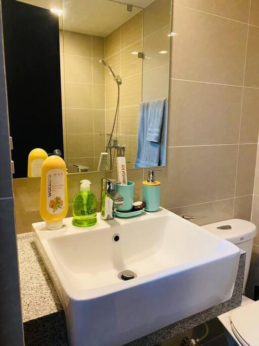 Cosy Executive 1 Bedroom Uptown Parksuites Ultra Fast Internet Маніла Екстер'єр фото