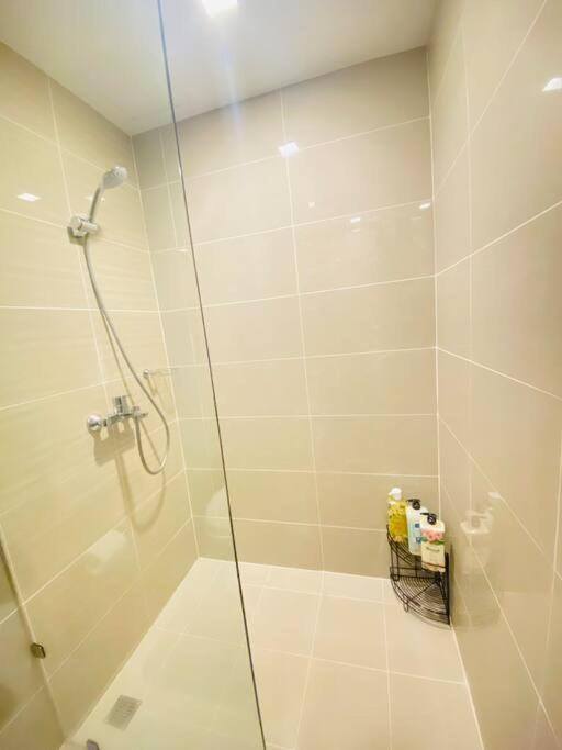 Cosy Executive 1 Bedroom Uptown Parksuites Ultra Fast Internet Маніла Екстер'єр фото